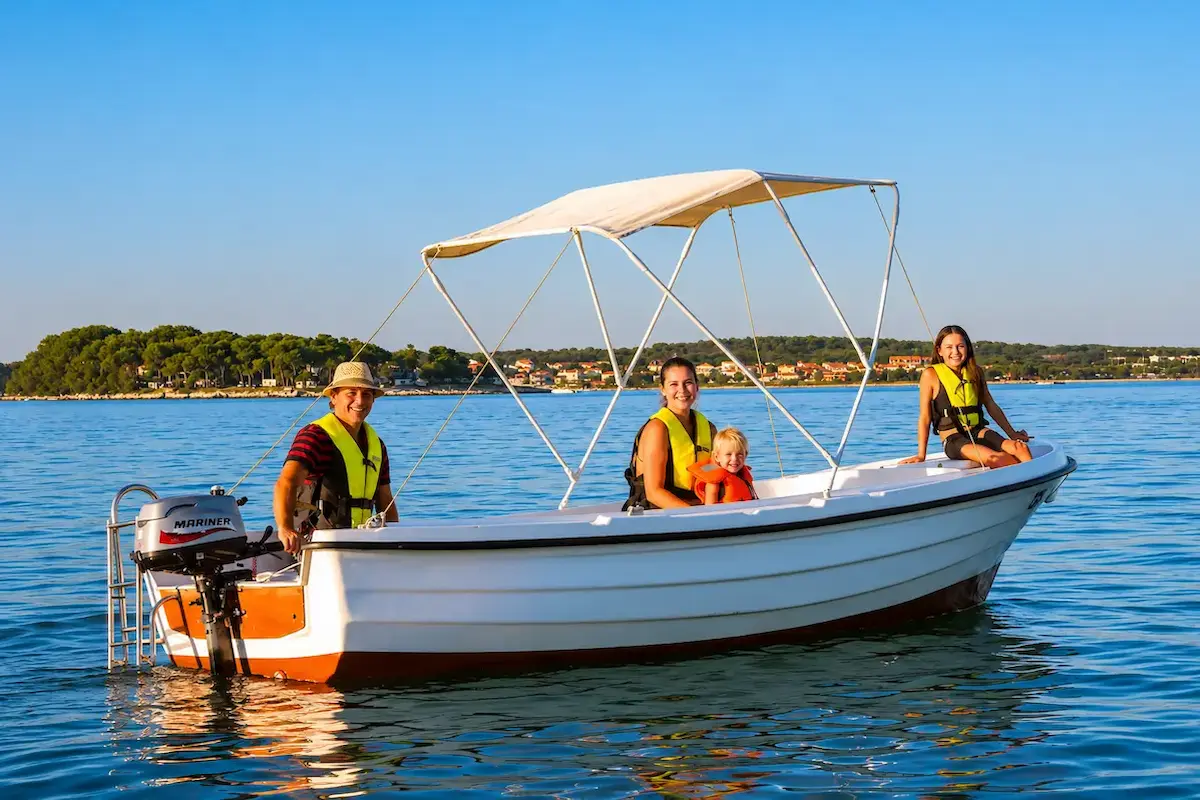 Boat trip to Nosy Sakatia Island, Madagascar