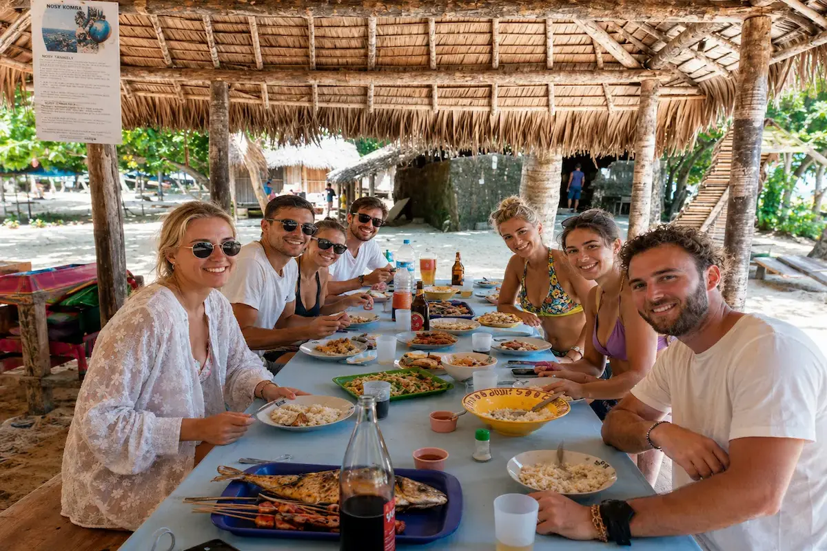 Fresh seafood lunch experience on Nosy Sakatia beach