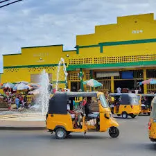 Hell-Ville city tour in Nosy Be – local culture, markets, and colonial architecture