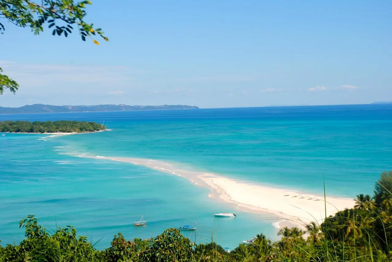 Nosy Iranja sandbank connecting two islands – iconic day trip destination