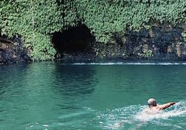 WATER FALL CASCADE NOSY BE MADAGASCAR CASCADA TRIPS TOUR GUIDE CULTURE